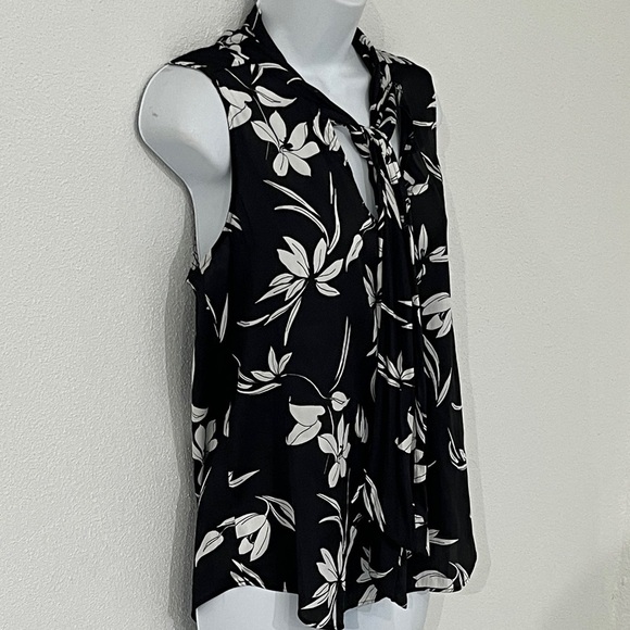 Banana Republic Orchid Sleeveless Top Size M - Picture 2 of 6